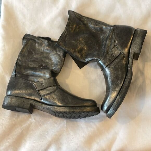 FRYE GUNMETAL AND SILVER MOTO LEATHER BOOTS.   NEW IN BOX - Picture 4 of 11
